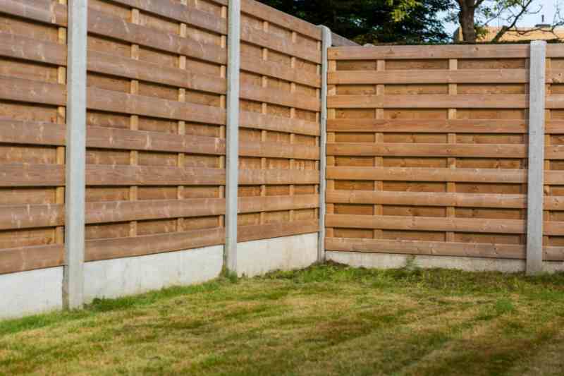 commercial fencing wood 1