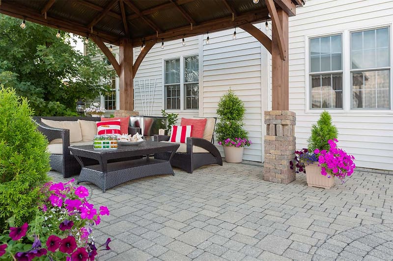 residential landscaping patio pavers