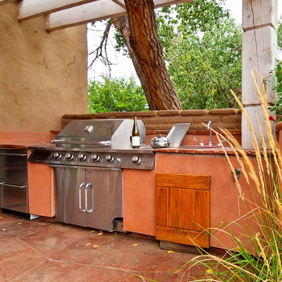 outdoor kitchen