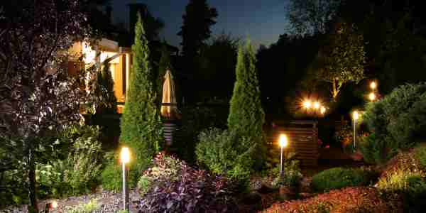 walkway outdoor lighting